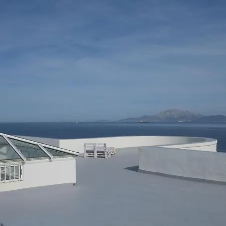 招待所 Floating House *