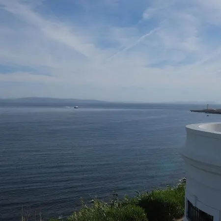 招待所 Floating House 塔里法