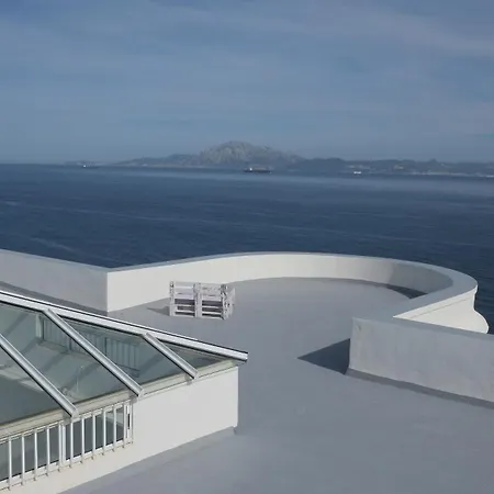 招待所 Floating House